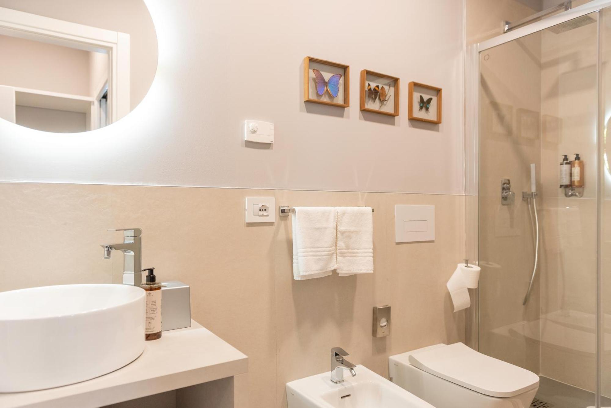 Regina Boutique Suites Trieste Exterior foto
