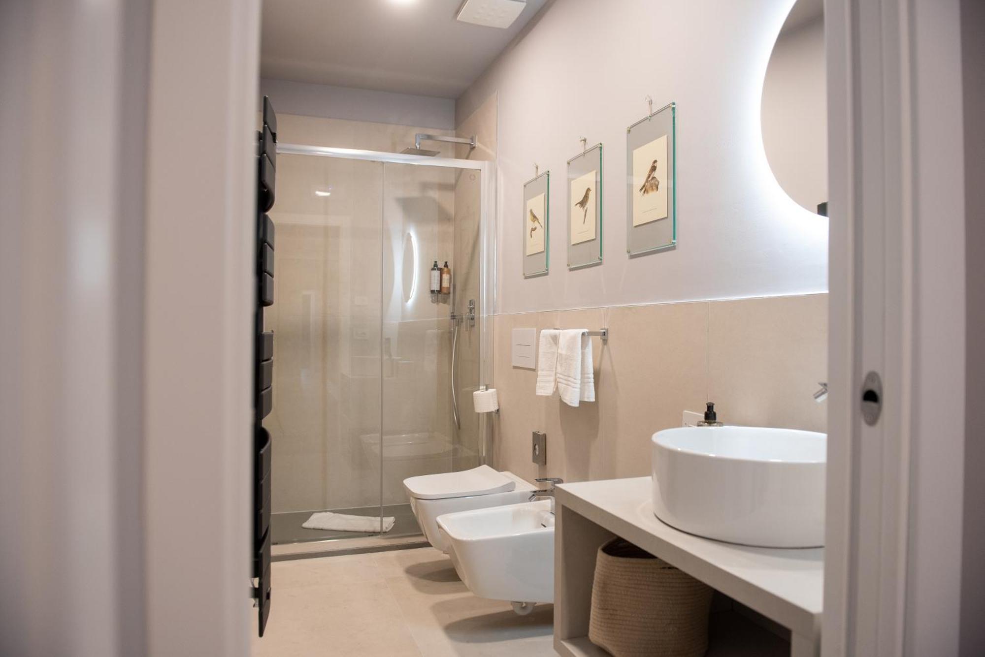 Regina Boutique Suites Trieste Exterior foto